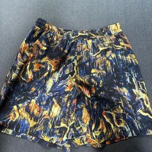 Men’s lululemon peace breaker short